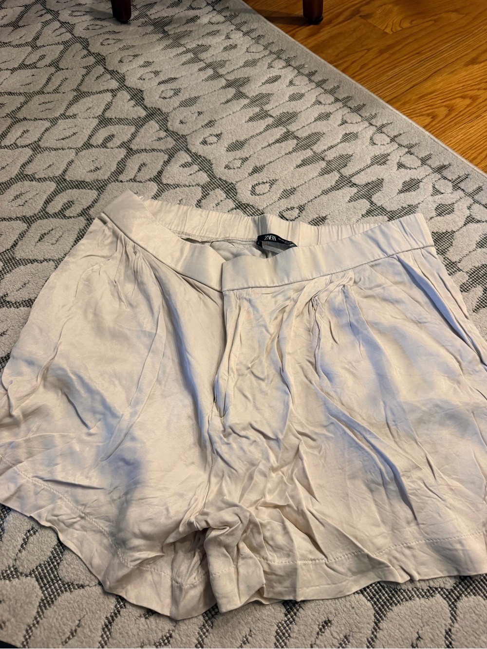 Light Beige Champagne Satin Women’s Casual Shorts - Zara XXL